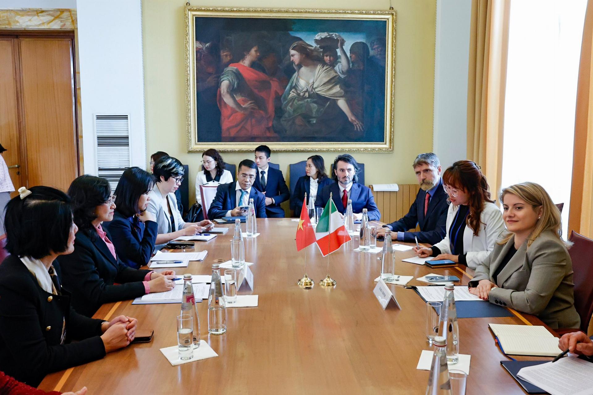 671454291_10238224839698305_3349302860480338505_n